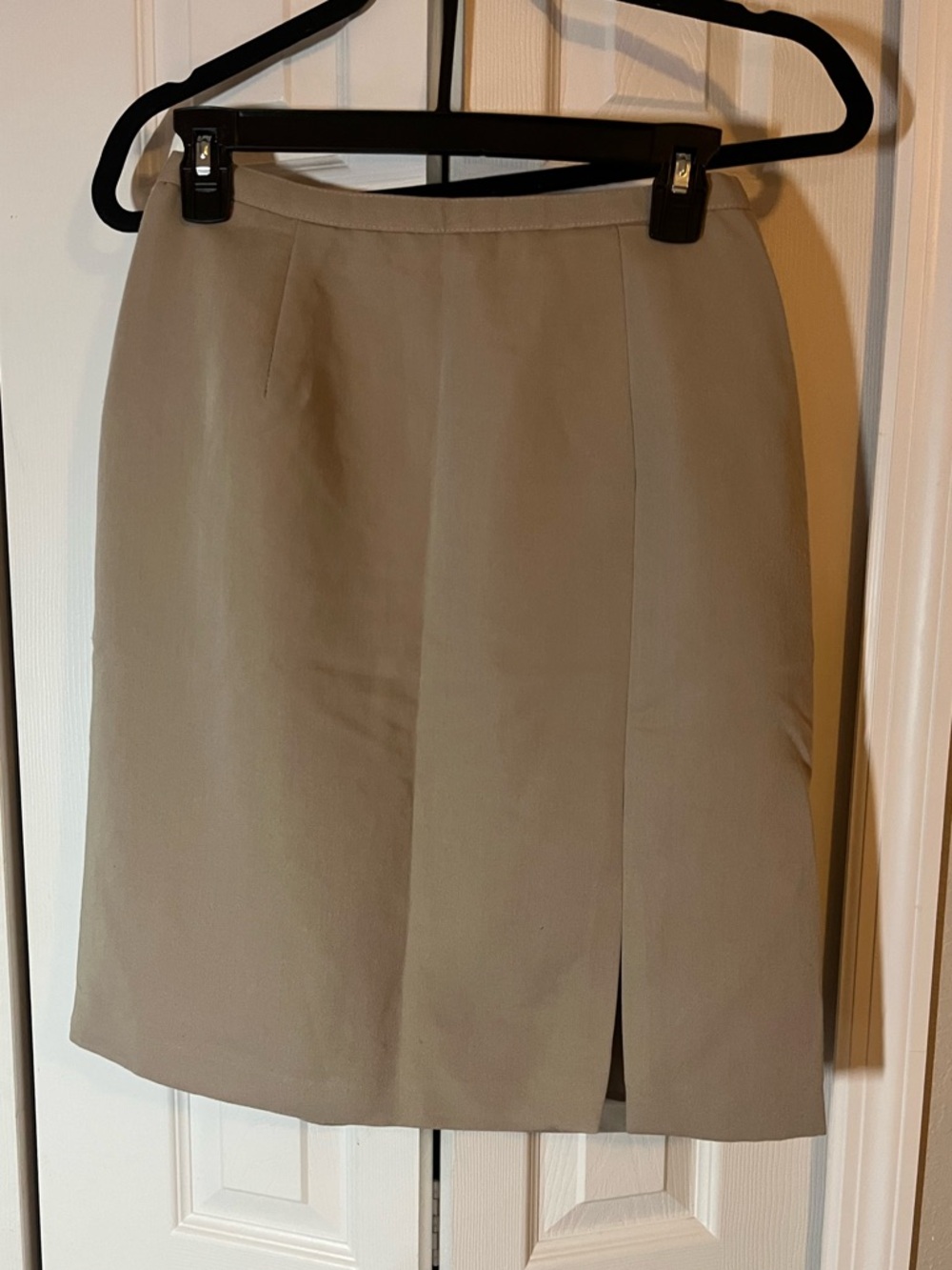 Vintage 90’s New York Michele women’s pleated beige skirt size 10